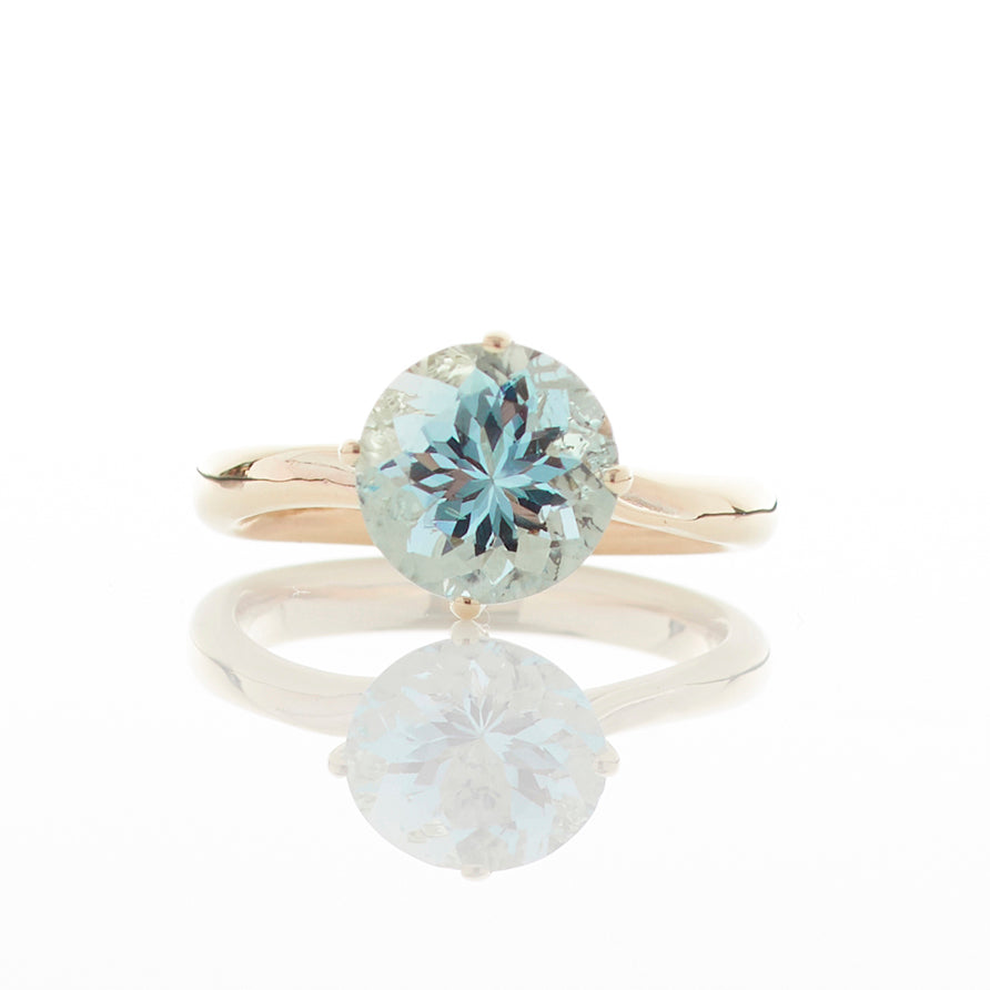 Solitaire Aquamarine Gold Ring